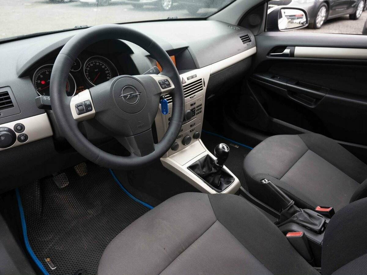 Opel Astra с пробегом — 2007 год. Фото: #6