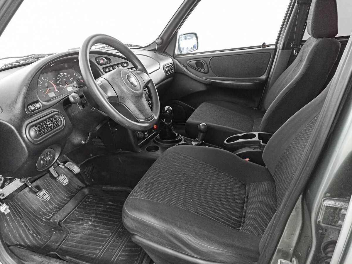 Chevrolet Niva с пробегом — 2012 год. Фото: #13