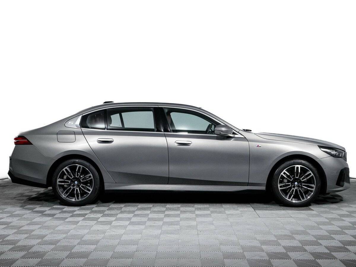 BMW 5 серии с пробегом — 2024 год. Фото: #3