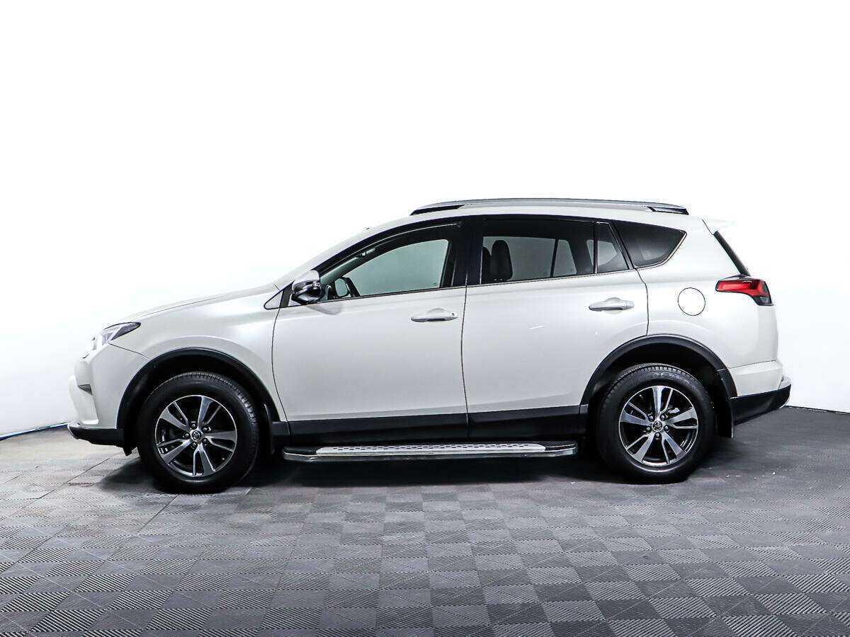 Toyota RAV4 с пробегом — 2018 год. Фото: #6