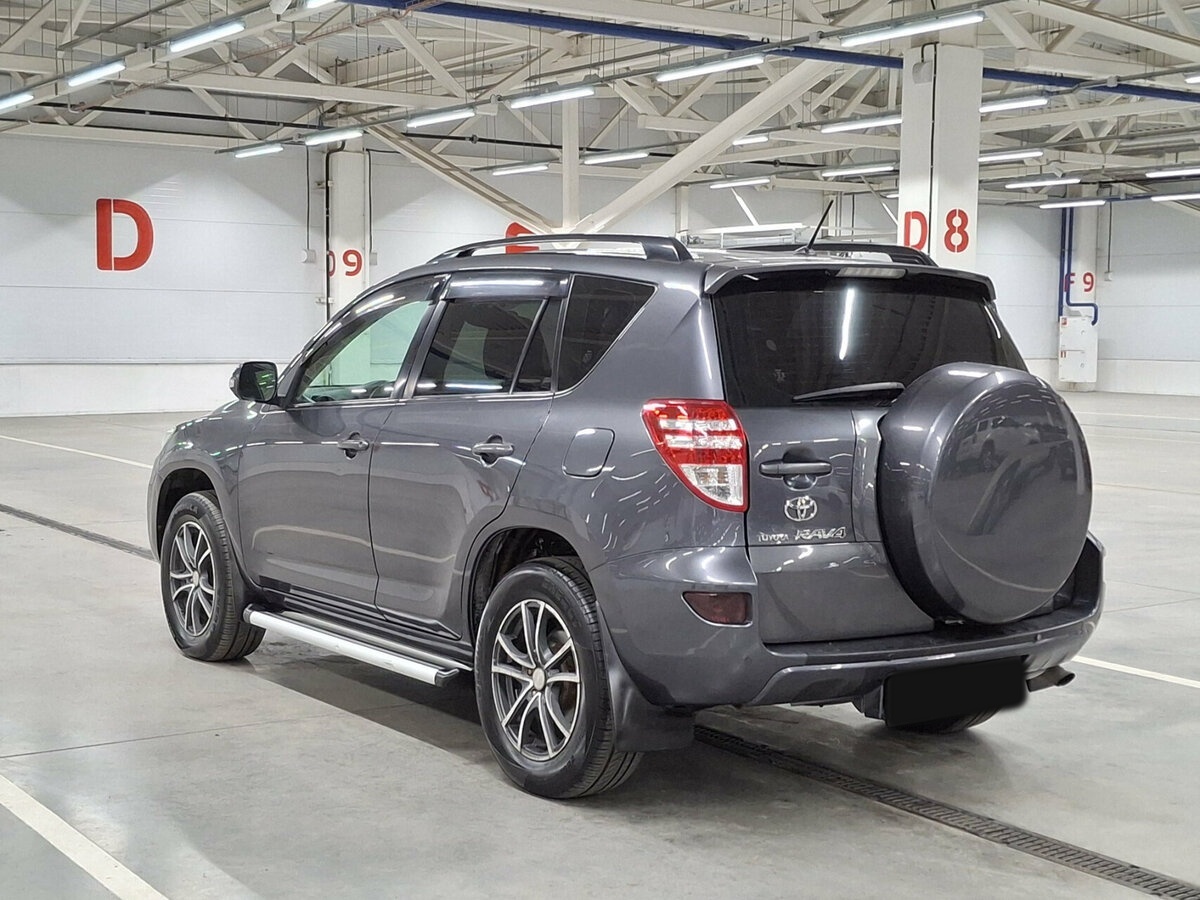 Toyota RAV4 с пробегом — 2011 год. Фото: #6