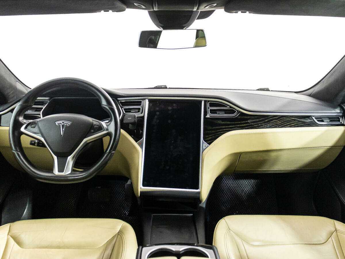 Tesla Model S с пробегом — 2016 год. Фото: #11