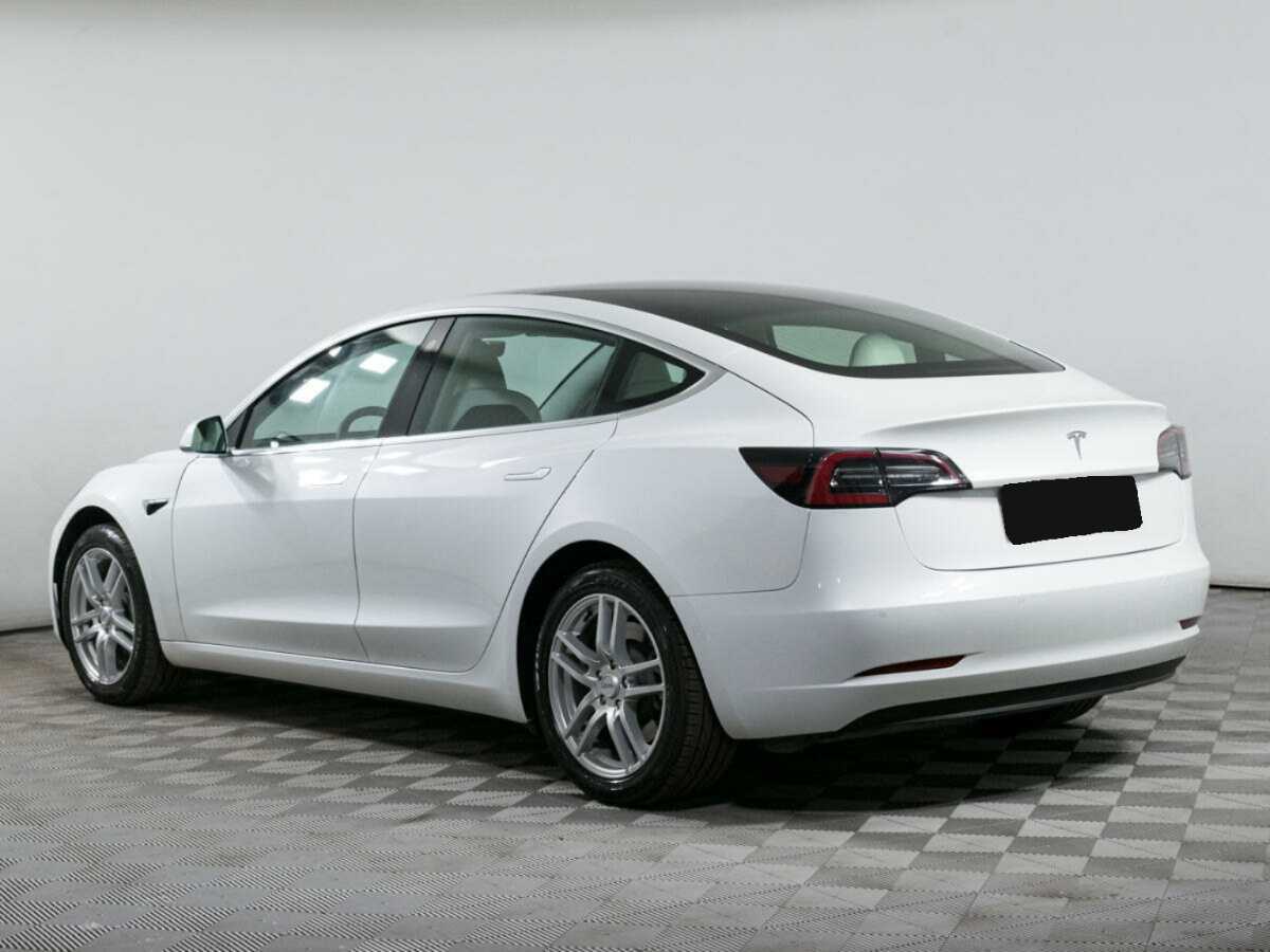 Tesla Model 3 с пробегом — 2019 год. Фото: #4