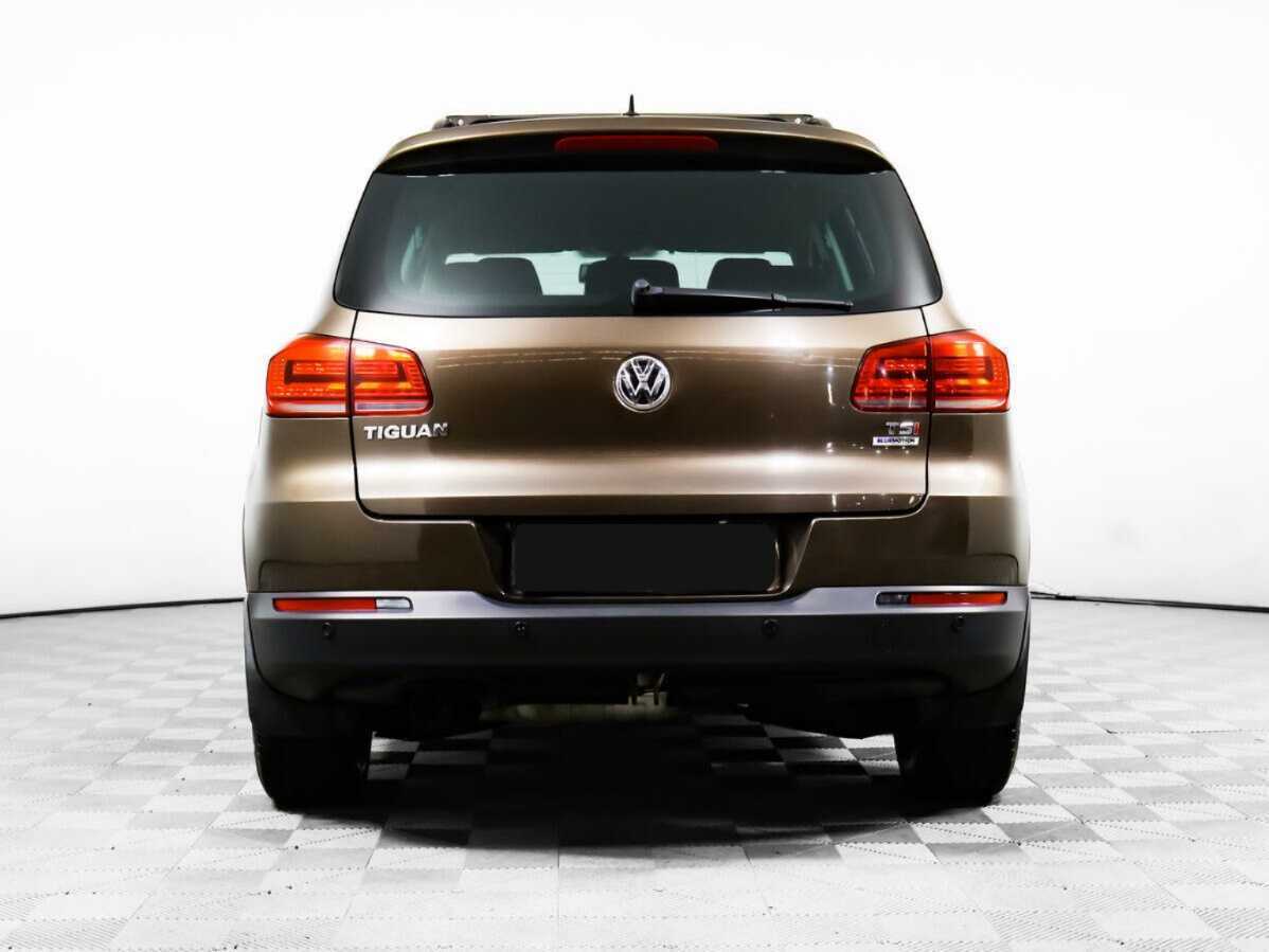 Volkswagen Tiguan с пробегом — 2015 год. Фото: #5