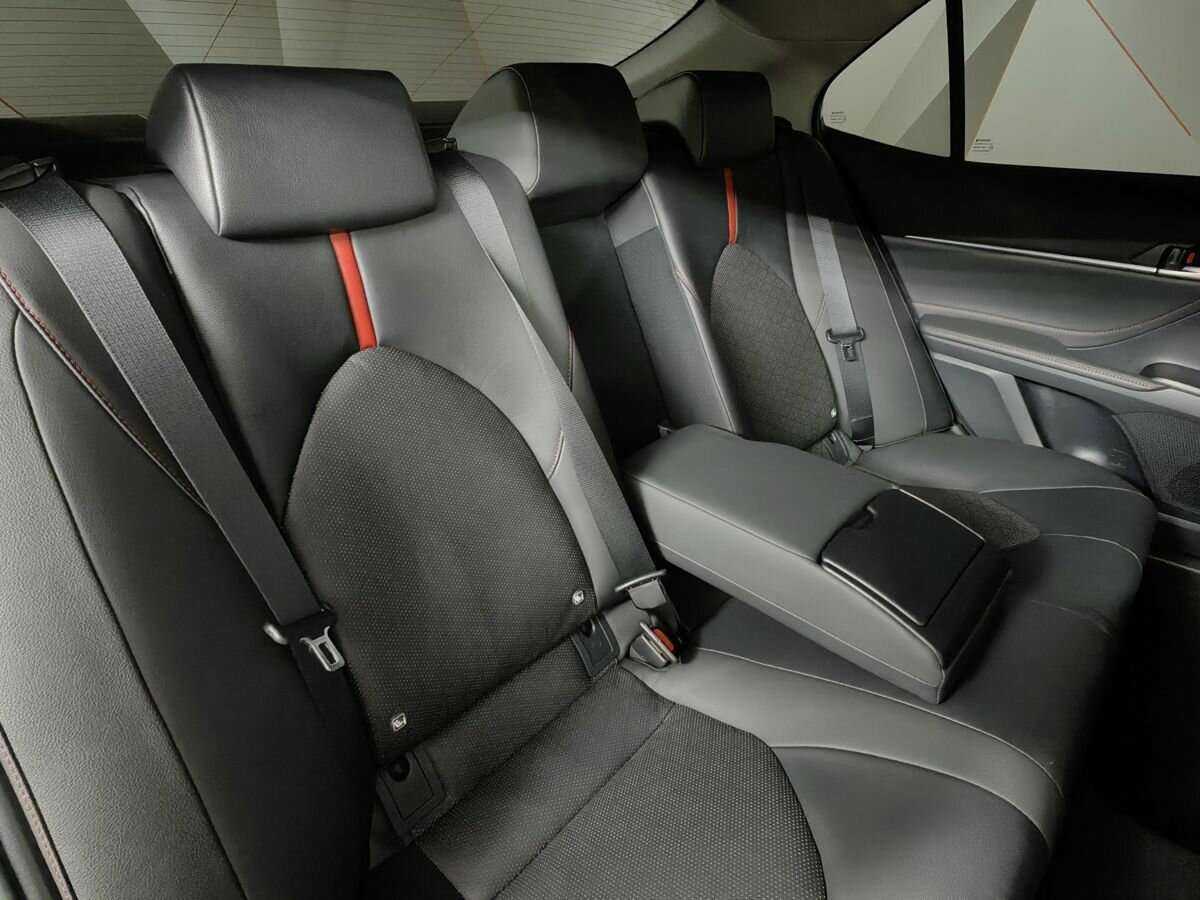 Toyota Camry с пробегом — 2021 год. Фото: #12