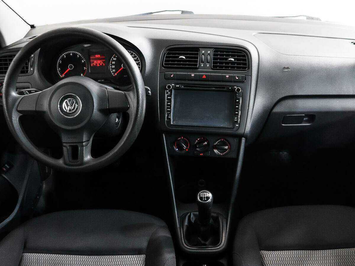Volkswagen Polo с пробегом — 2011 год. Фото: #7