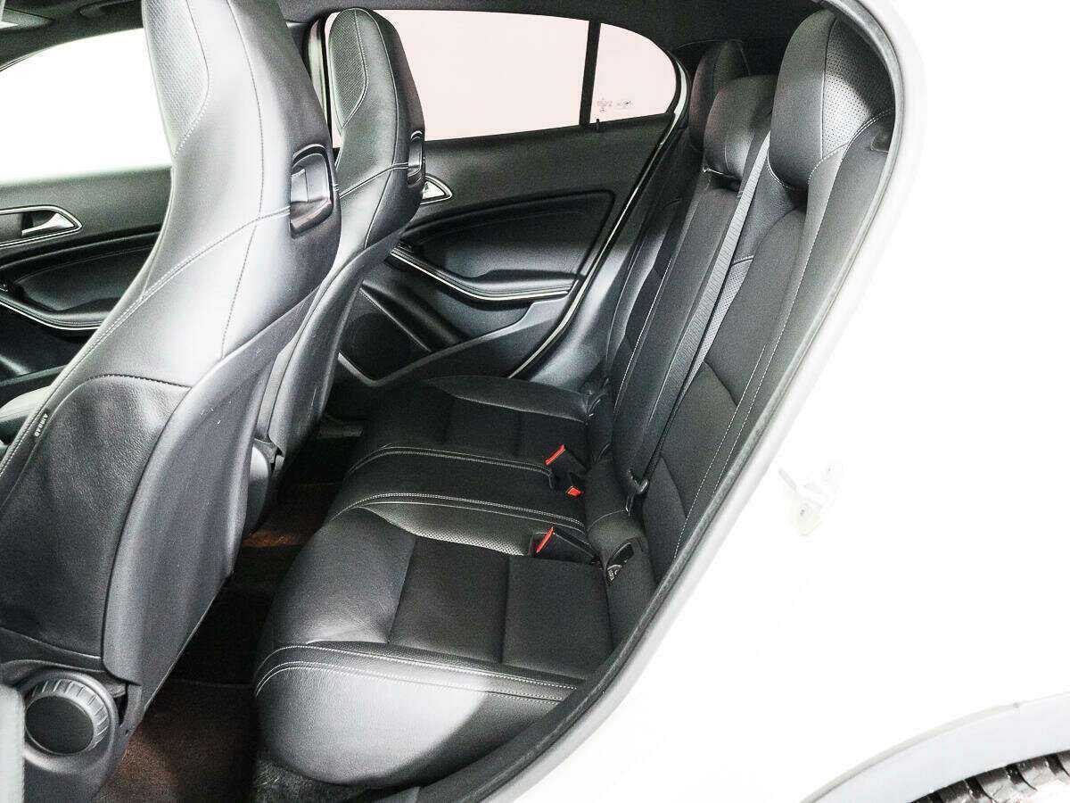 Mercedes-Benz GLA с пробегом — 2014 год. Фото: #9