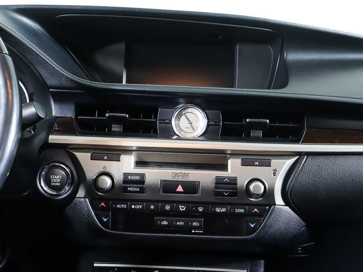 Lexus ES с пробегом — 2014 год. Фото: #11
