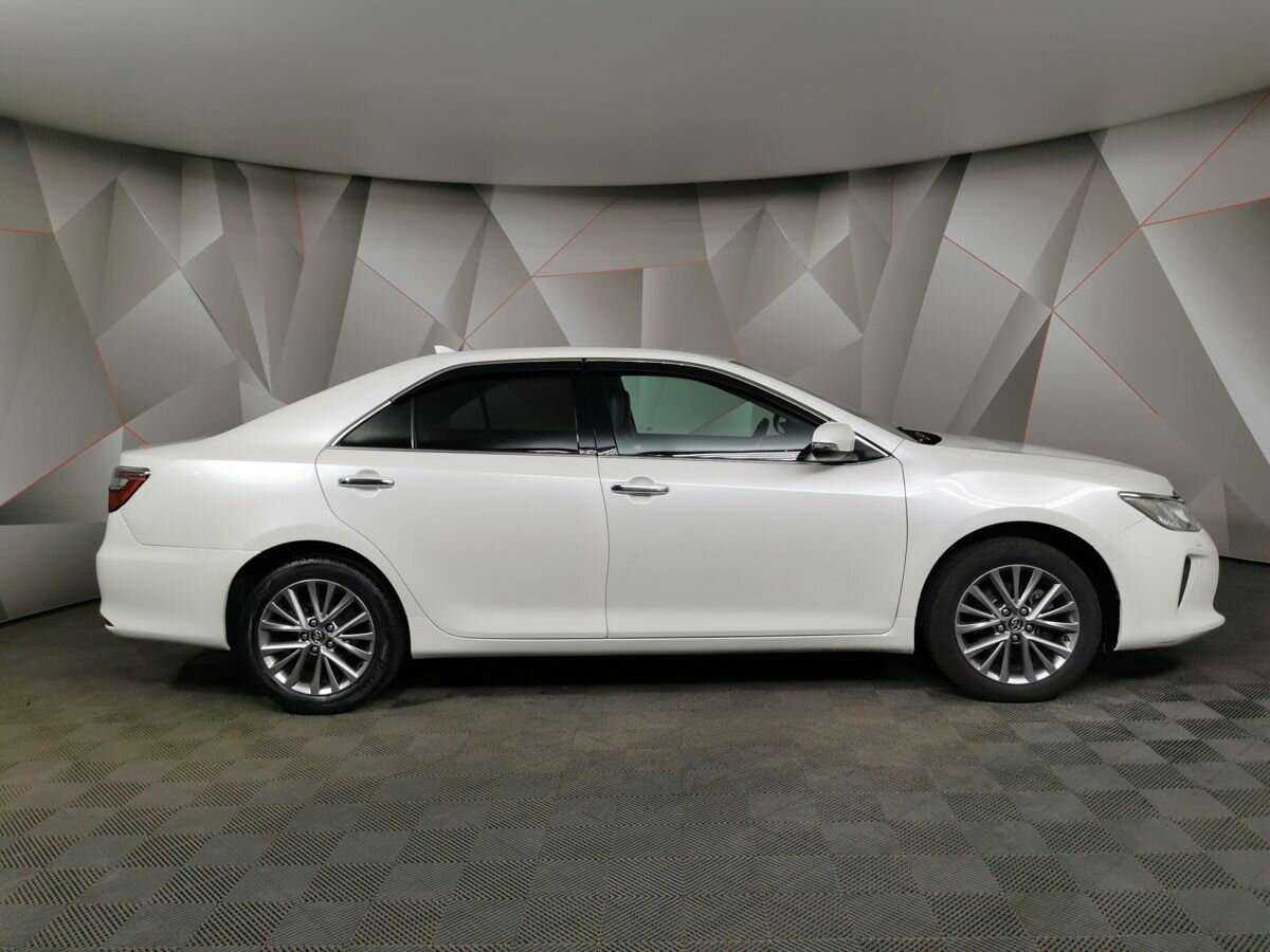 Toyota Camry с пробегом — 2016 год. Фото: #5