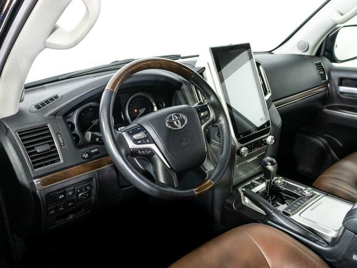 Toyota Land Cruiser с пробегом — 2016 год. Фото: #9