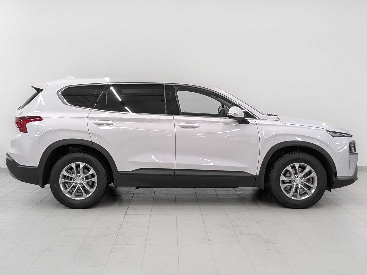 Hyundai Santa Fe с пробегом — 2022 год. Фото: #3