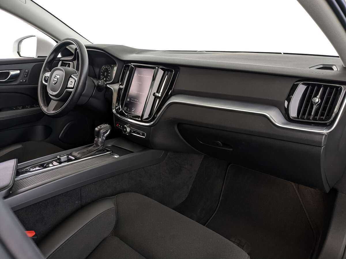 Volvo V60 Cross Country с пробегом — 2021 год. Фото: #7
