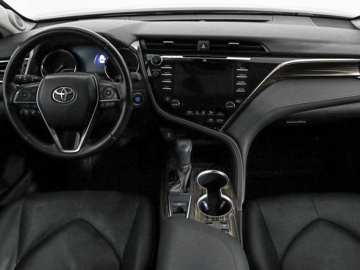 Toyota Camry с пробегом — 2019 год. Фото: #14