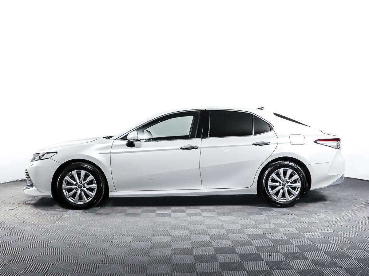 Toyota Camry с пробегом — 2018 год. Фото: #7