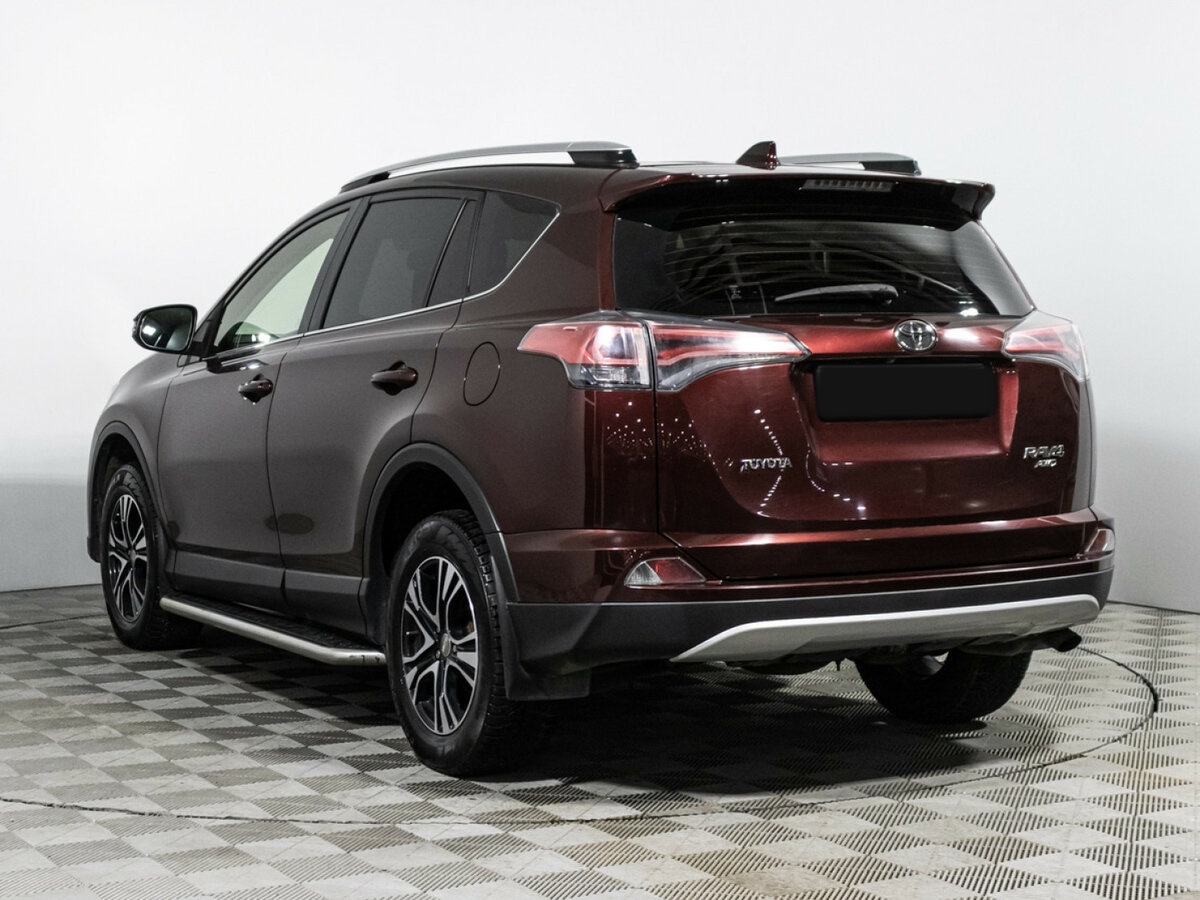 Toyota RAV4 с пробегом — 2016 год. Фото: #5