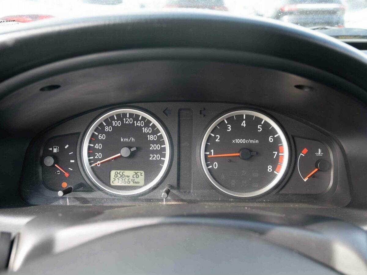 Nissan Almera с пробегом — 2004 год. Фото: #14