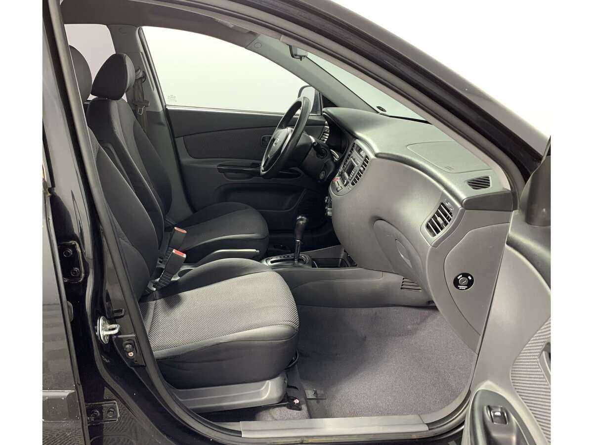 Kia Rio с пробегом — 2010 год. Фото: #13
