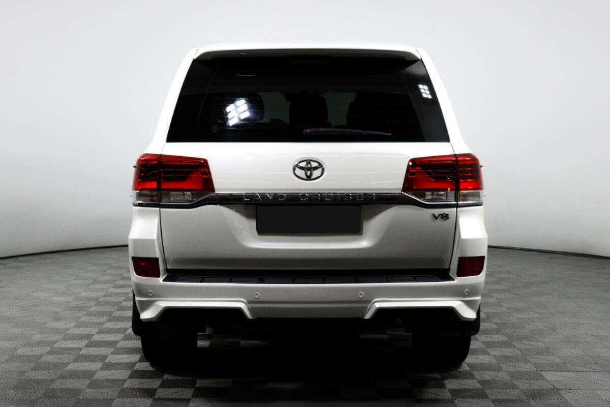 Toyota Land Cruiser с пробегом — 2015 год. Фото: #5