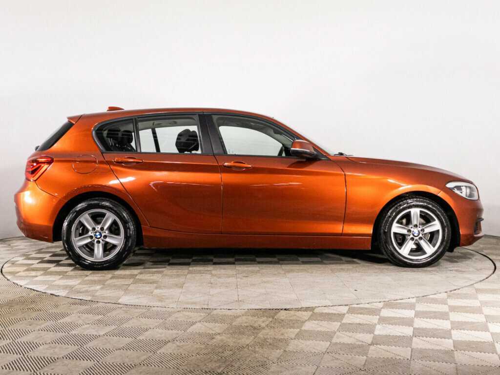 BMW 1 серии с пробегом — 2017 год. Фото: #3