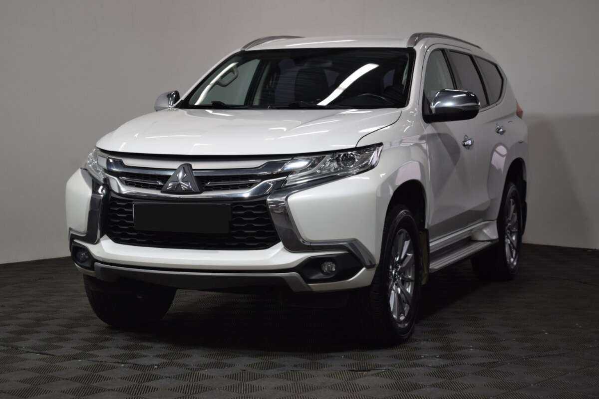 Mitsubishi Pajero Sport с пробегом — 2019 год. Фото: #0