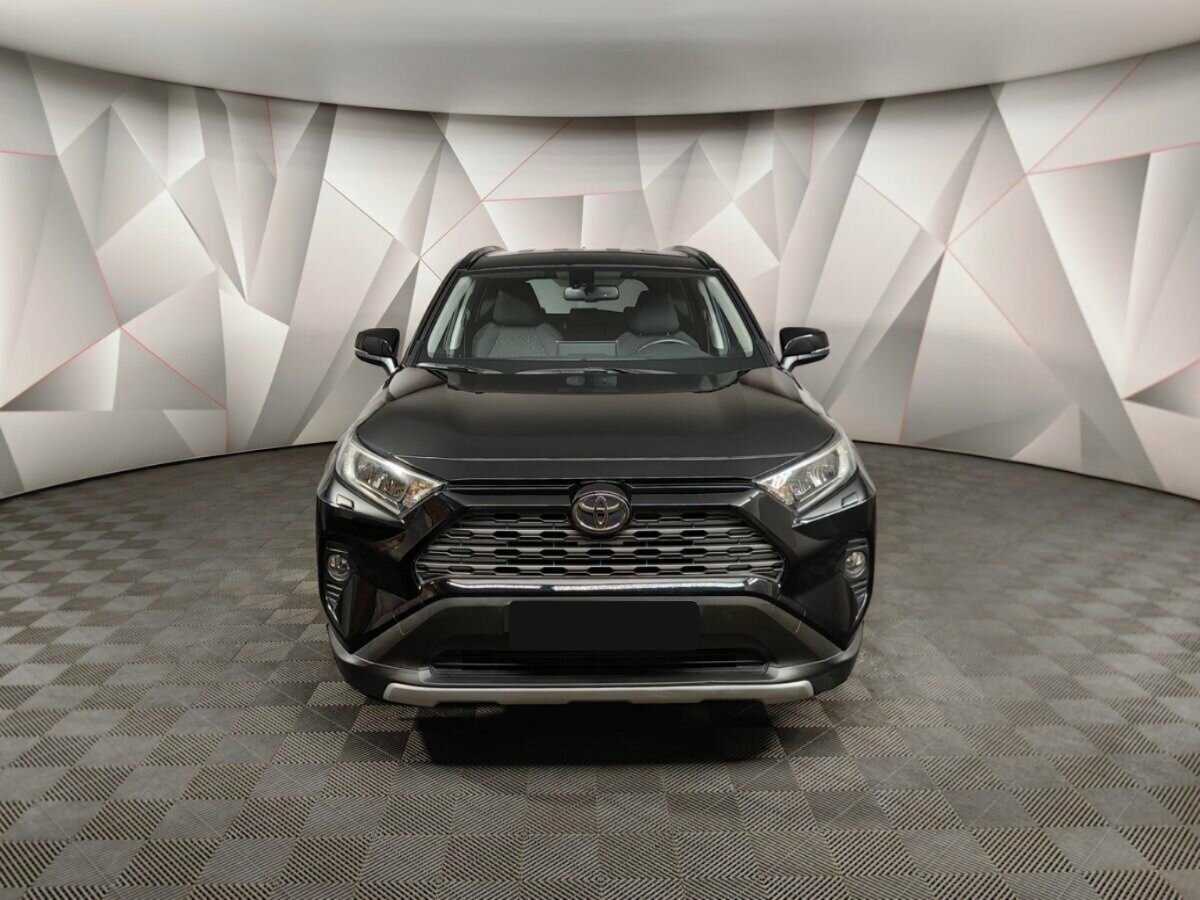 Toyota RAV4 с пробегом — 2021 год. Фото: #6