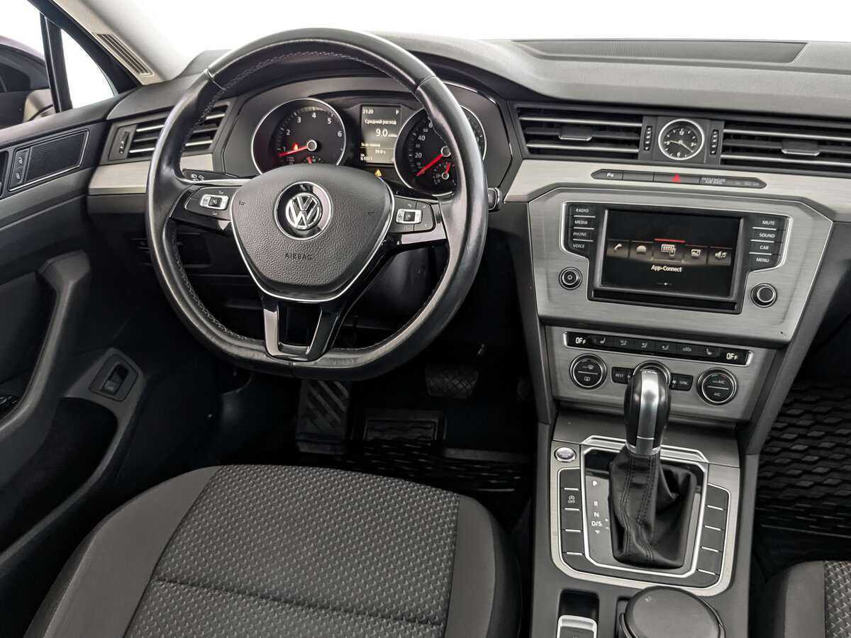 Volkswagen Passat с пробегом — 2016 год. Фото: #15
