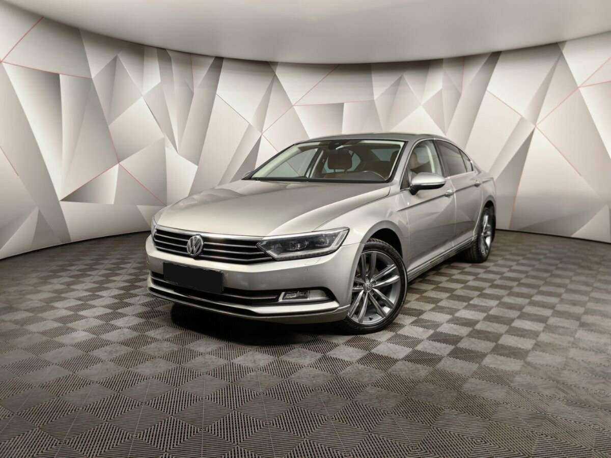 Volkswagen Passat с пробегом — 2017 год. Фото: #0