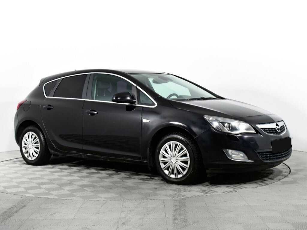 Opel Astra с пробегом — 2011 год. Фото: #2