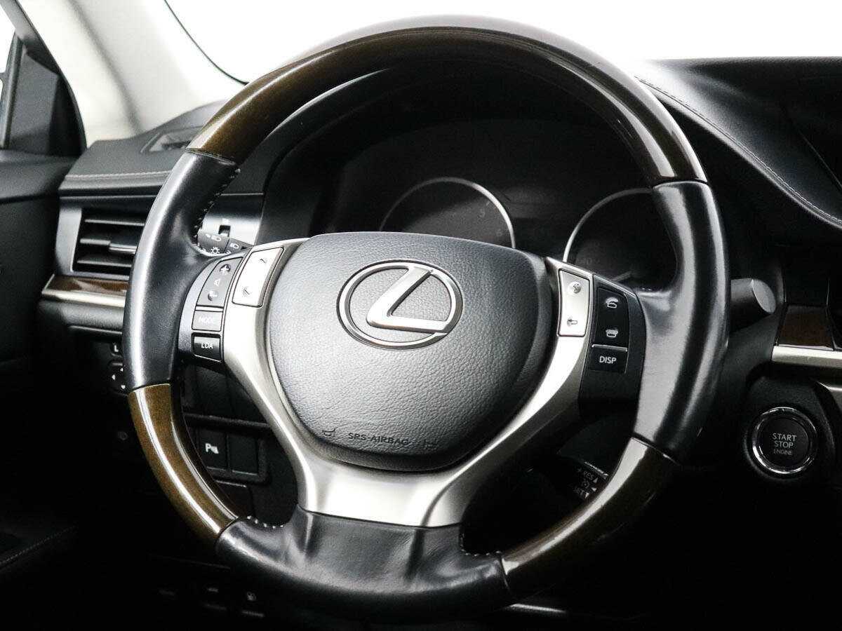 Lexus ES с пробегом — 2014 год. Фото: #17