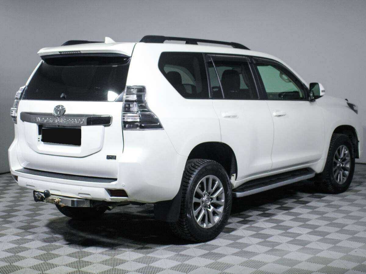 Toyota Land Cruiser Prado с пробегом — 2017 год. Фото: #3