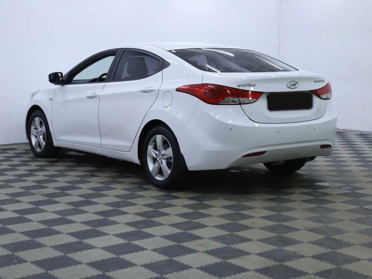 Hyundai Elantra с пробегом — 2011 год. Фото: #1