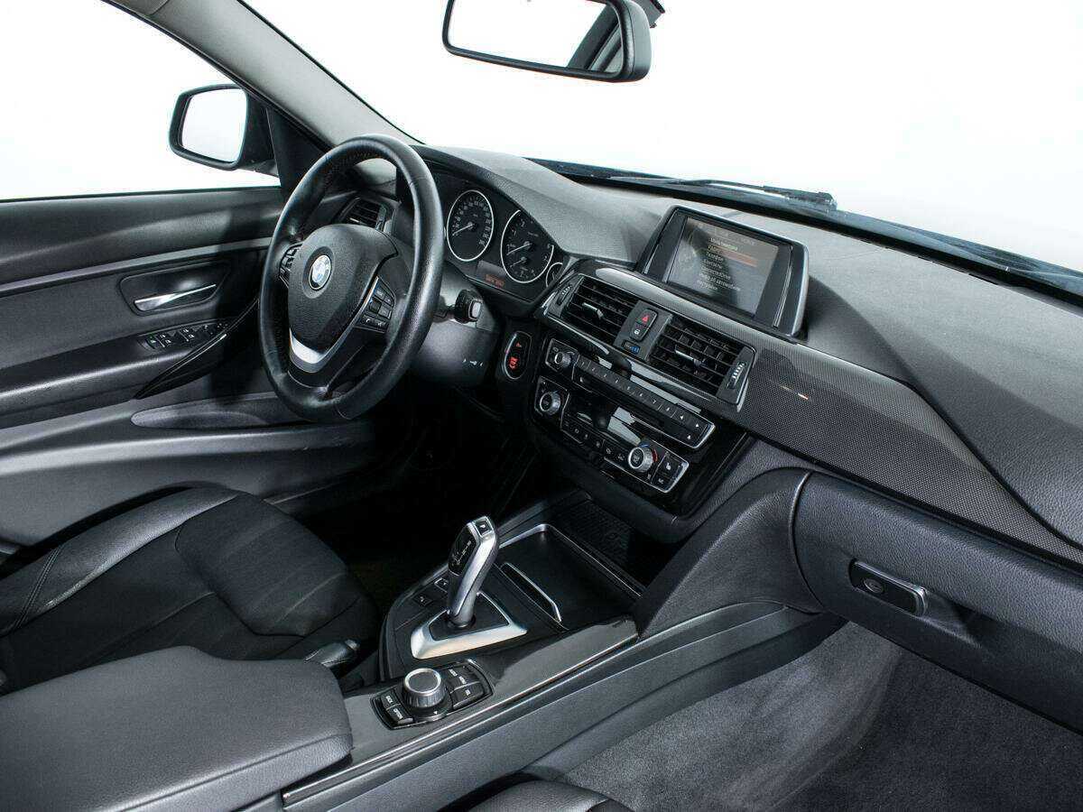 BMW 3 серии с пробегом — 2017 год. Фото: #8