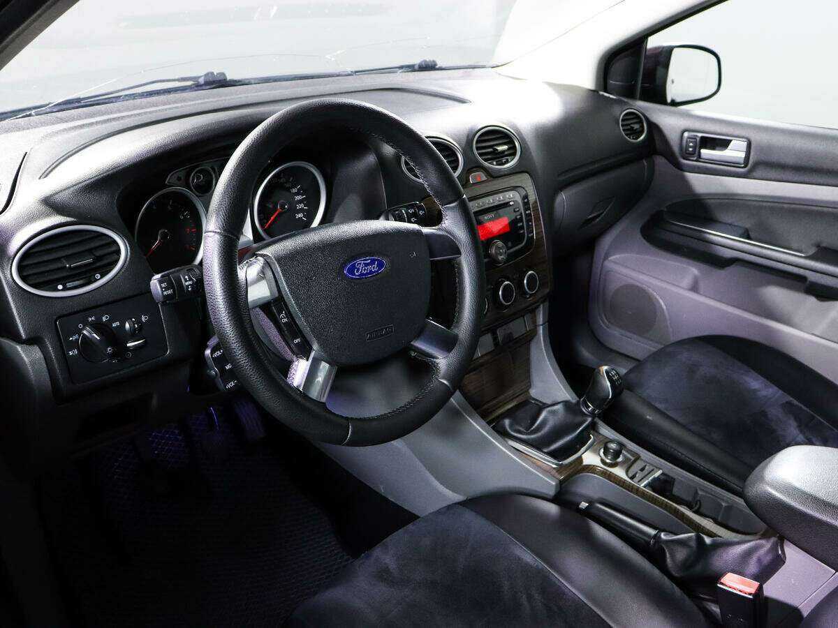 Ford Focus с пробегом — 2008 год. Фото: #13