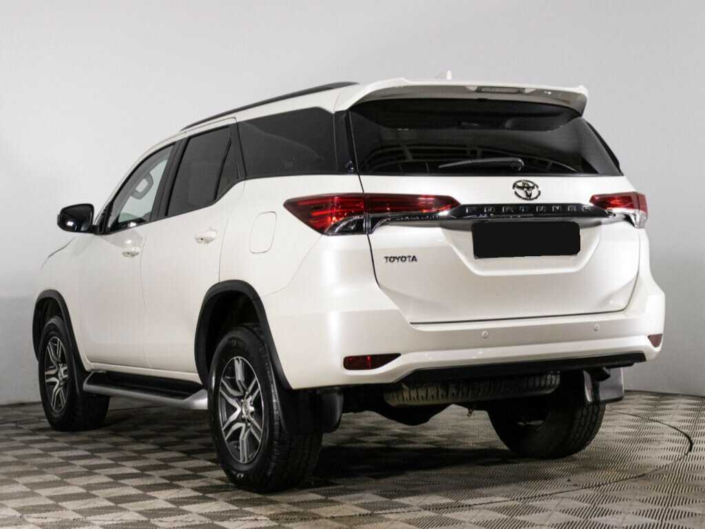 Toyota Fortuner с пробегом — 2019 год. Фото: #5