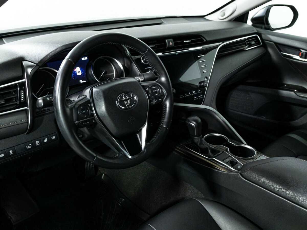 Toyota Camry с пробегом — 2020 год. Фото: #10
