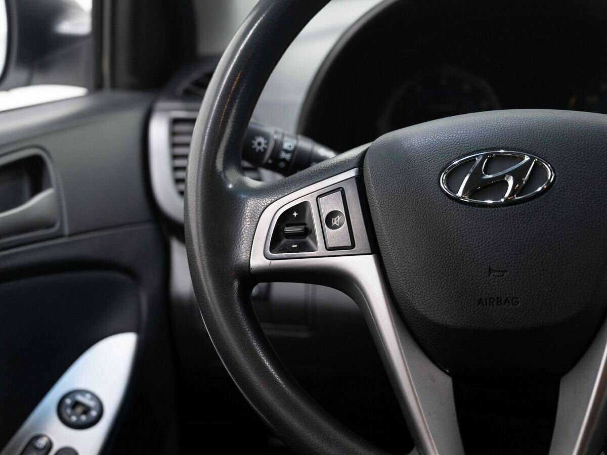 Hyundai Solaris с пробегом — 2014 год. Фото: #15
