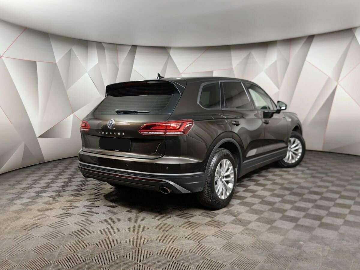 Volkswagen Touareg с пробегом — 2019 год. Фото: #1