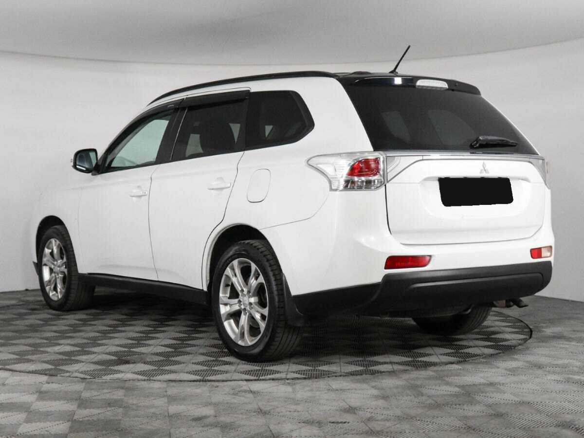 Mitsubishi Outlander с пробегом — 2013 год. Фото: #6
