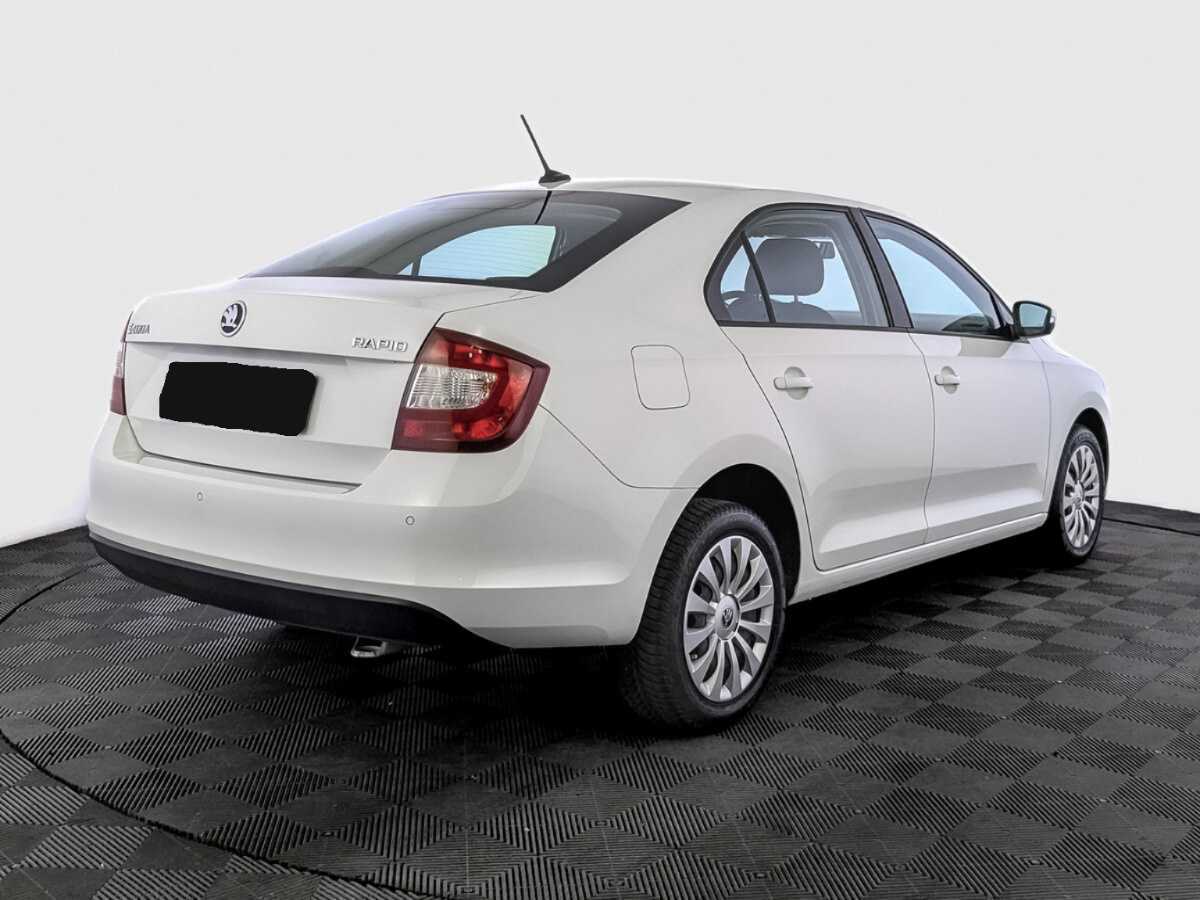 Skoda Rapid с пробегом — 2019 год. Фото: #4