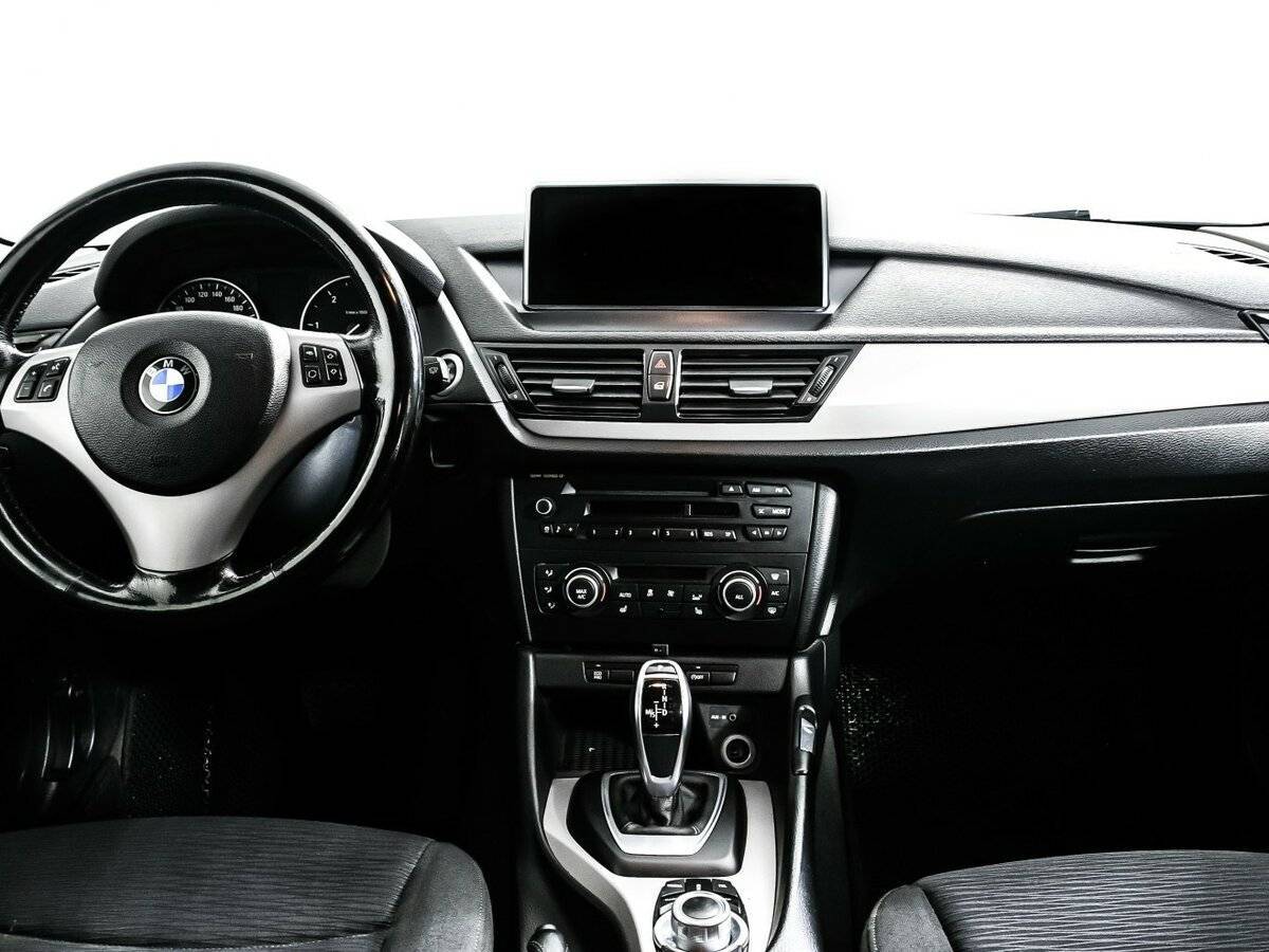 BMW X1 с пробегом — 2013 год. Фото: #10