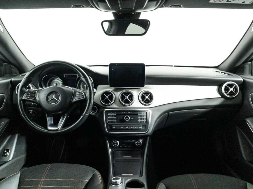 Mercedes-Benz CLA с пробегом — 2015 год. Фото: #12