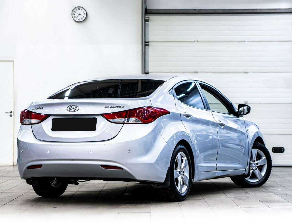 Hyundai Elantra с пробегом — 2012 год. Фото: #2