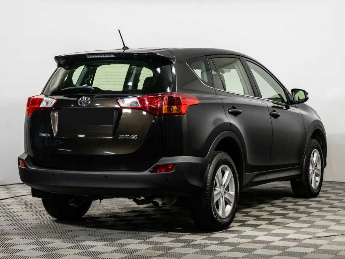 Toyota RAV4 с пробегом — 2014 год. Фото: #3