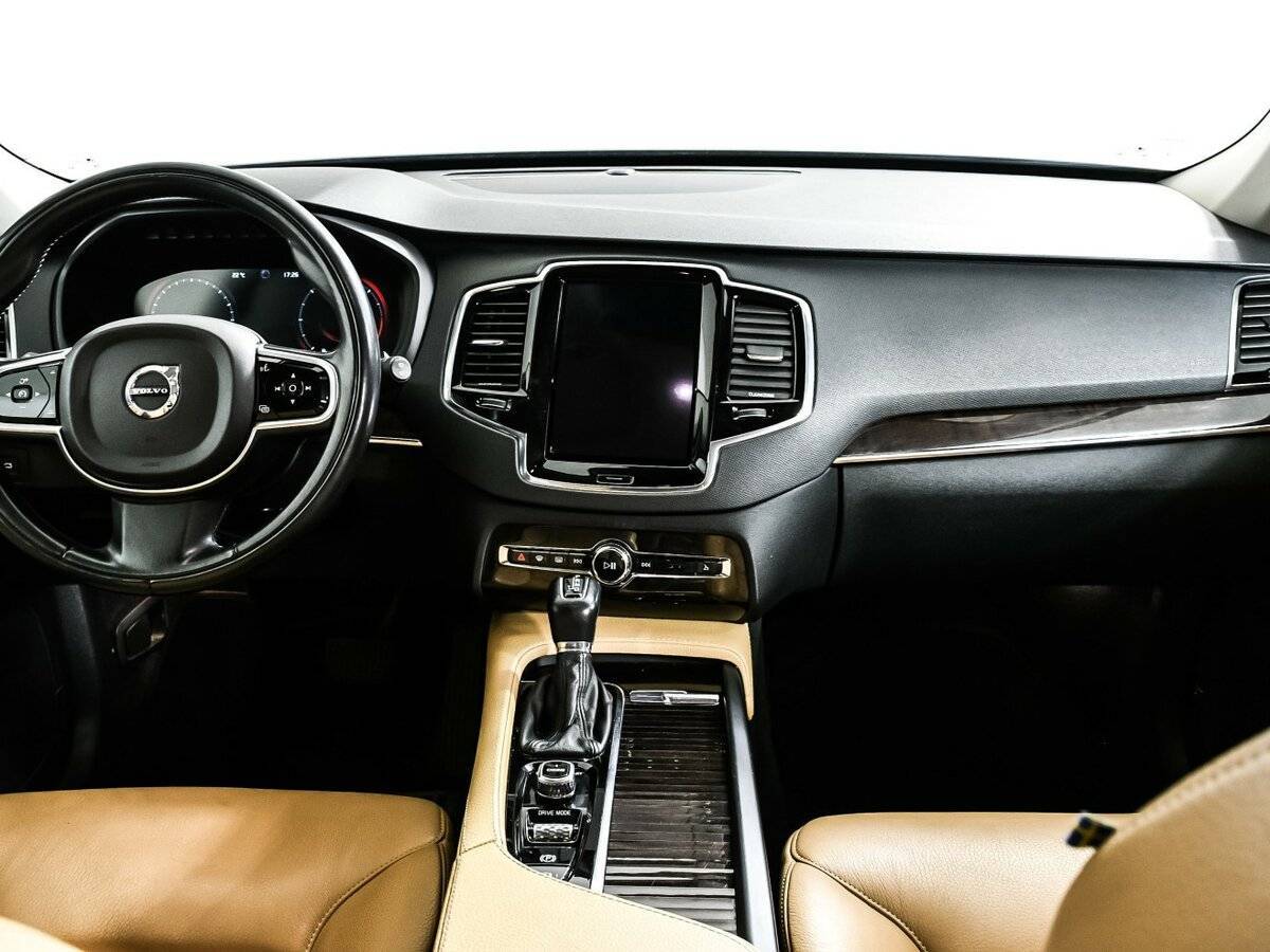 Volvo XC90 с пробегом — 2015 год. Фото: #10