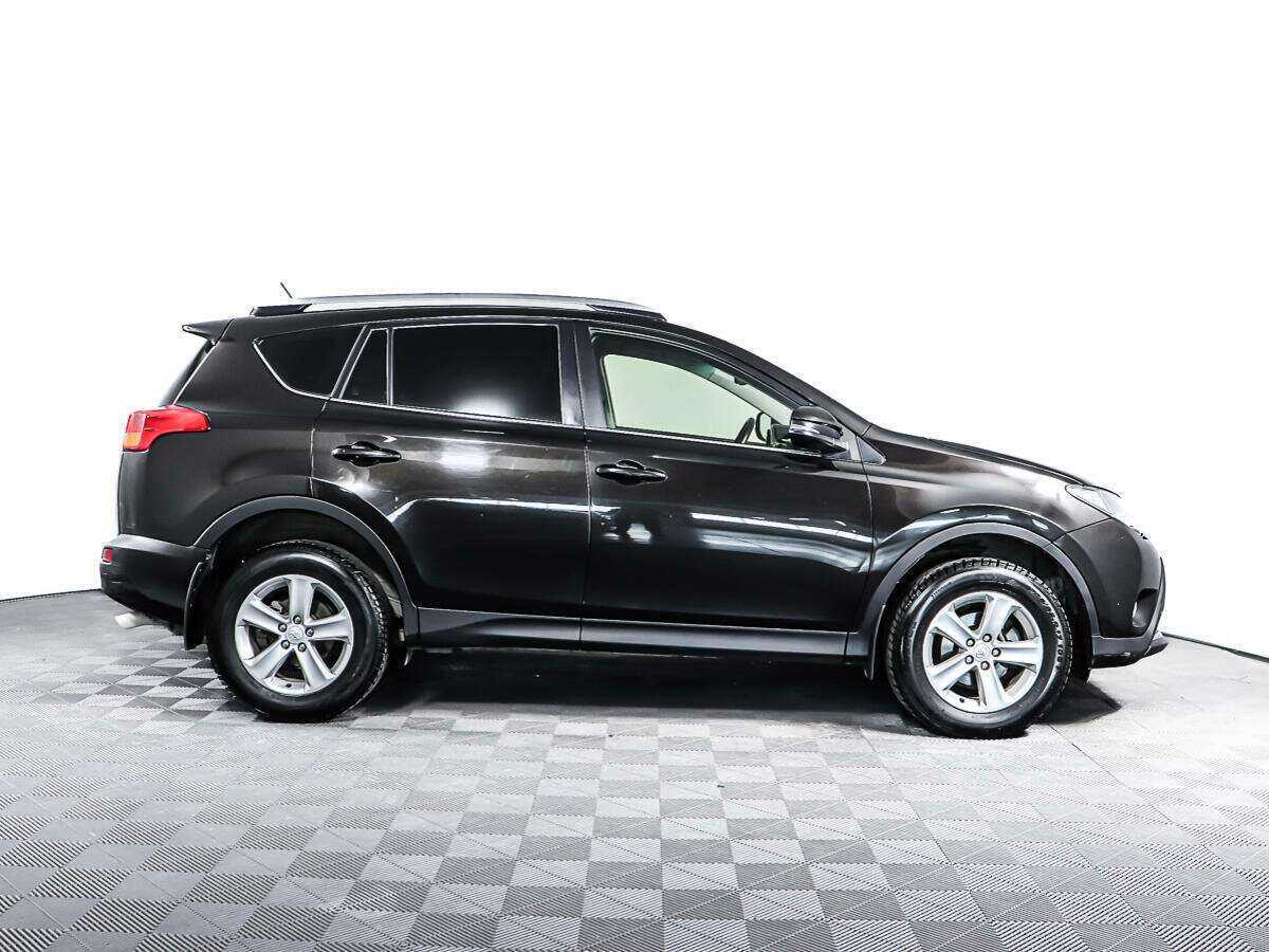 Toyota RAV4 с пробегом — 2014 год. Фото: #3
