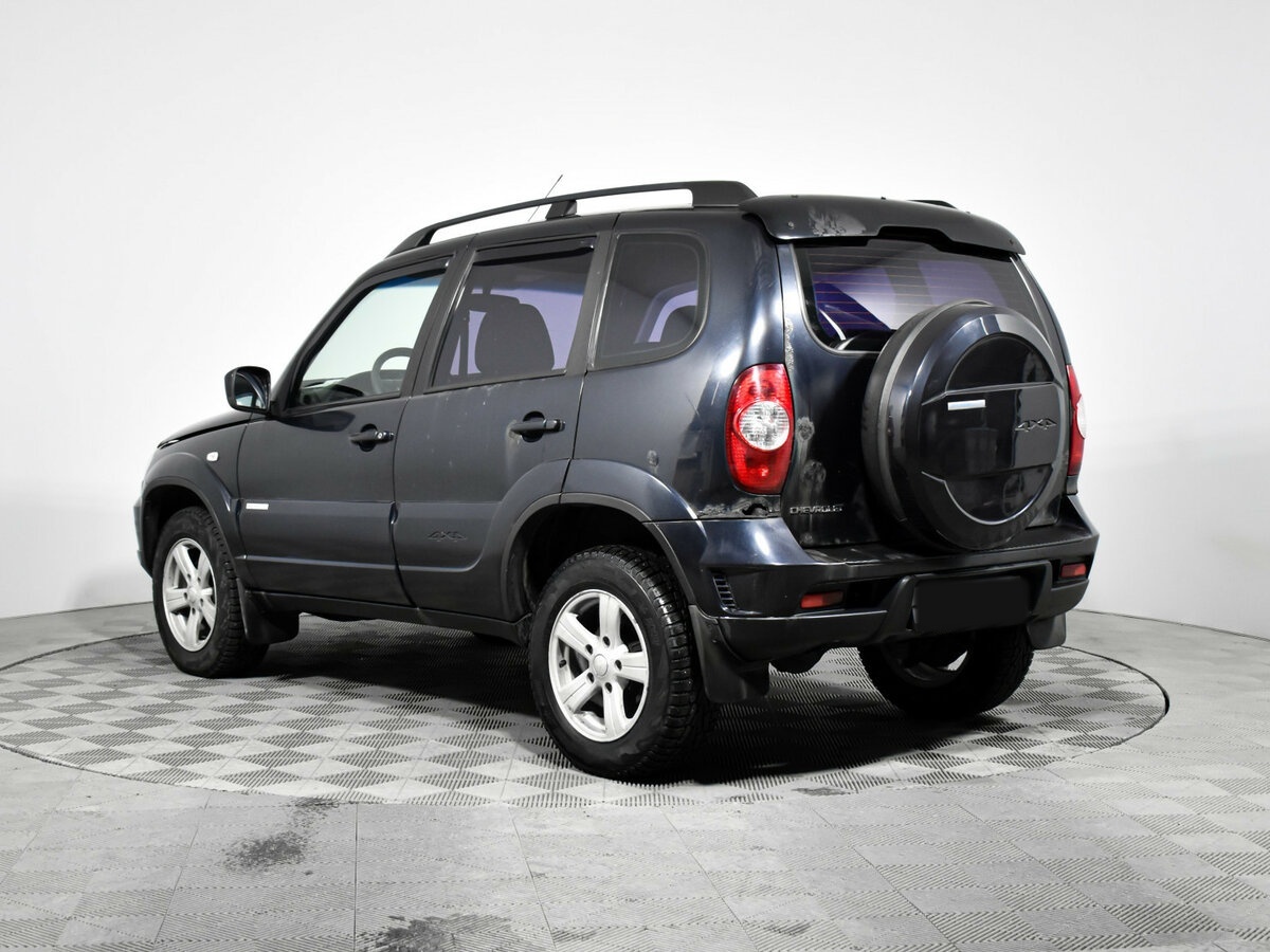 Chevrolet Niva с пробегом — 2013 год. Фото: #6