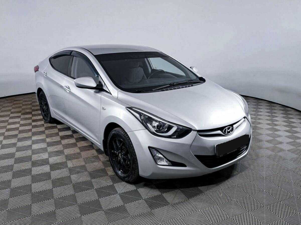 Hyundai Elantra с пробегом — 2015 год. Фото: #2