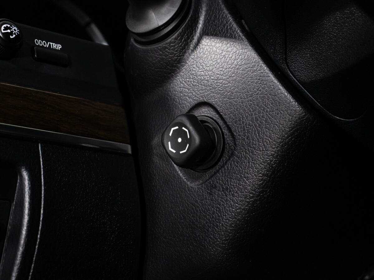Toyota Land Cruiser с пробегом — 2015 год. Фото: #17