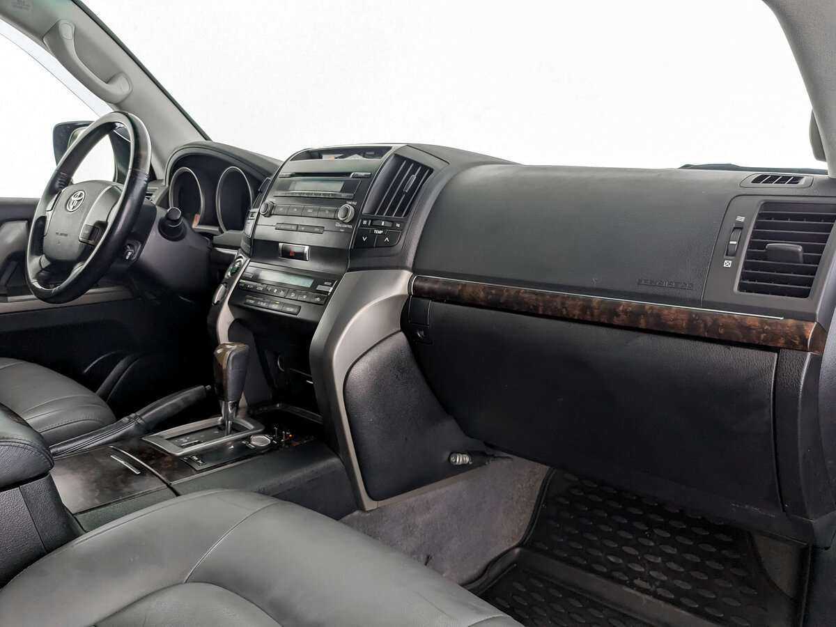 Toyota Land Cruiser с пробегом — 2008 год. Фото: #4
