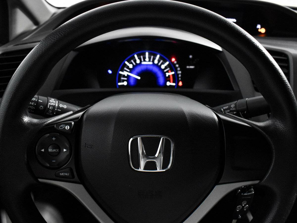 Honda Civic с пробегом — 2012 год. Фото: #14